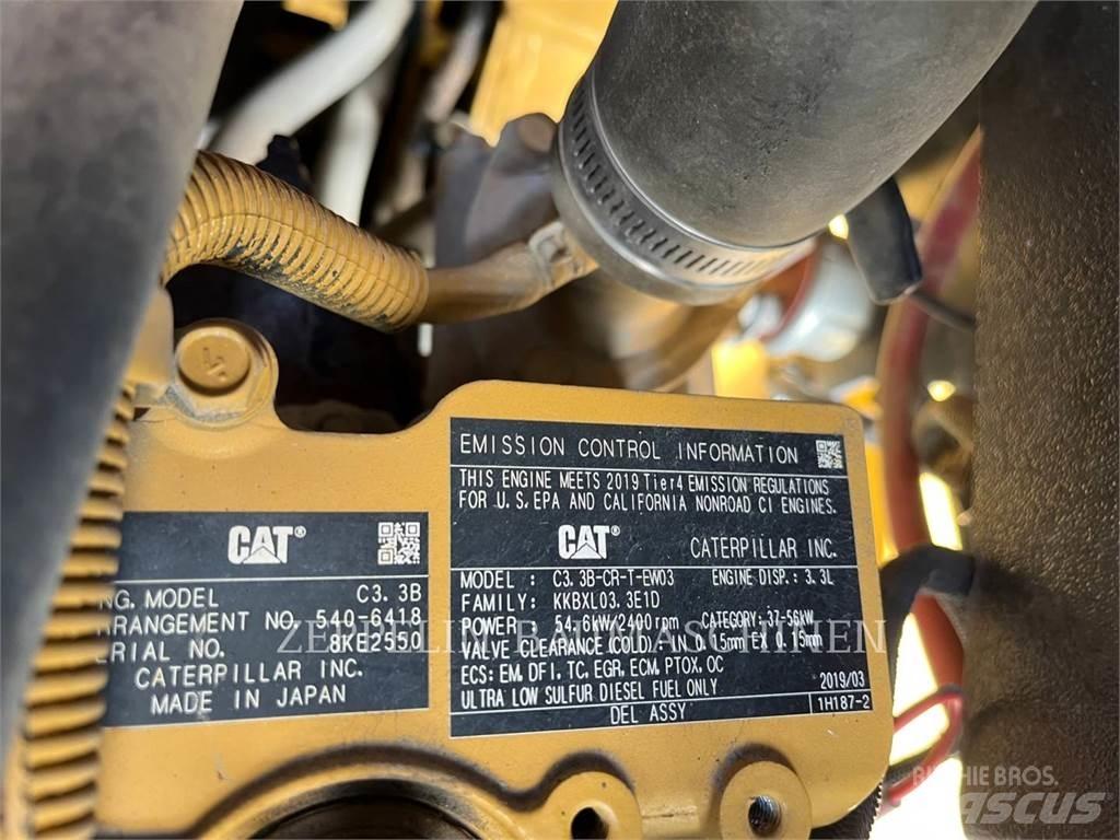 CAT 906M Колесни товарачи