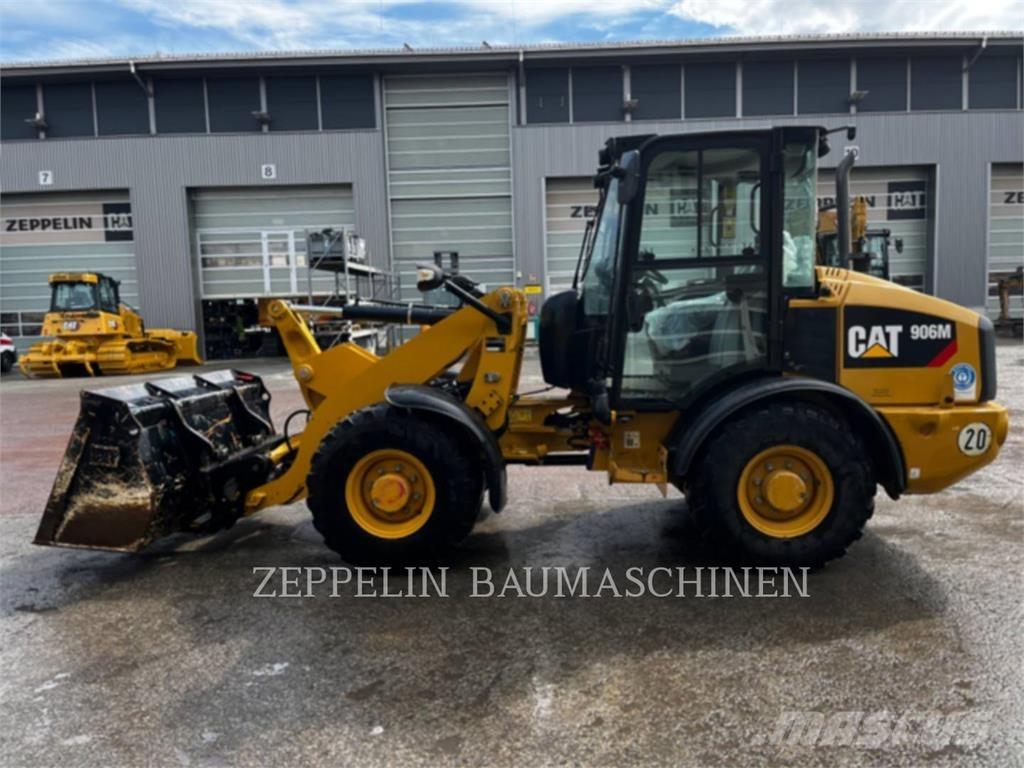 CAT 906M Колесни товарачи
