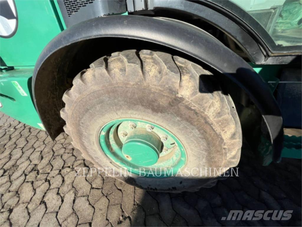 CAT 906M Колесни товарачи