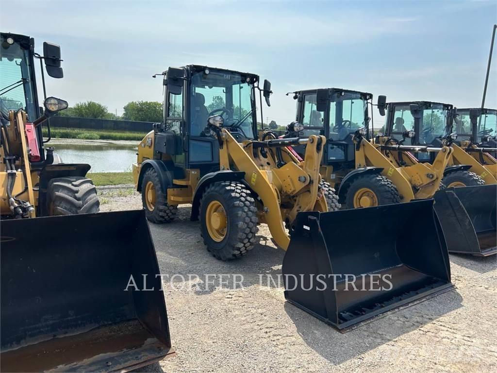 CAT 907-14 Колесни товарачи