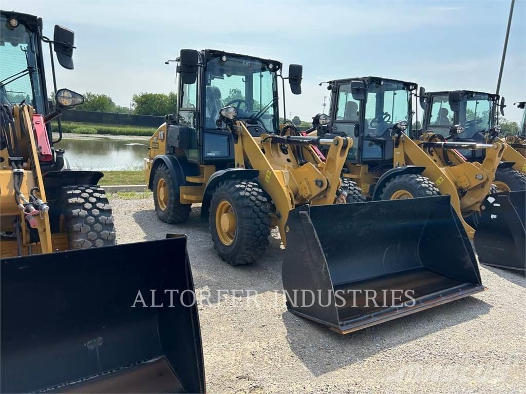 CAT 907-14 Колесни товарачи