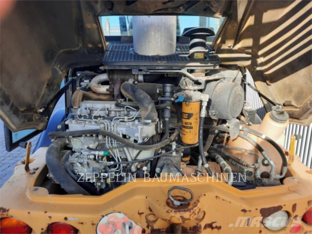 CAT 907H Колесни товарачи