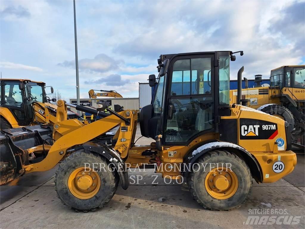 CAT 907M Колесни товарачи