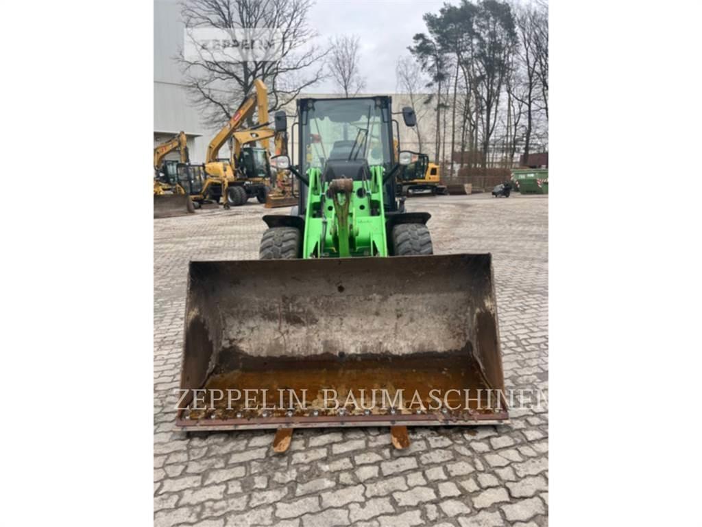 CAT 907M Колесни товарачи