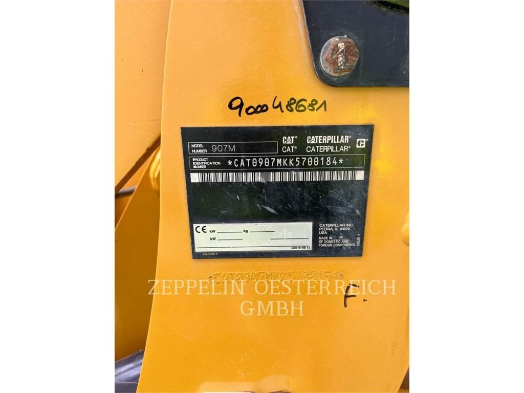 CAT 907M Колесни товарачи