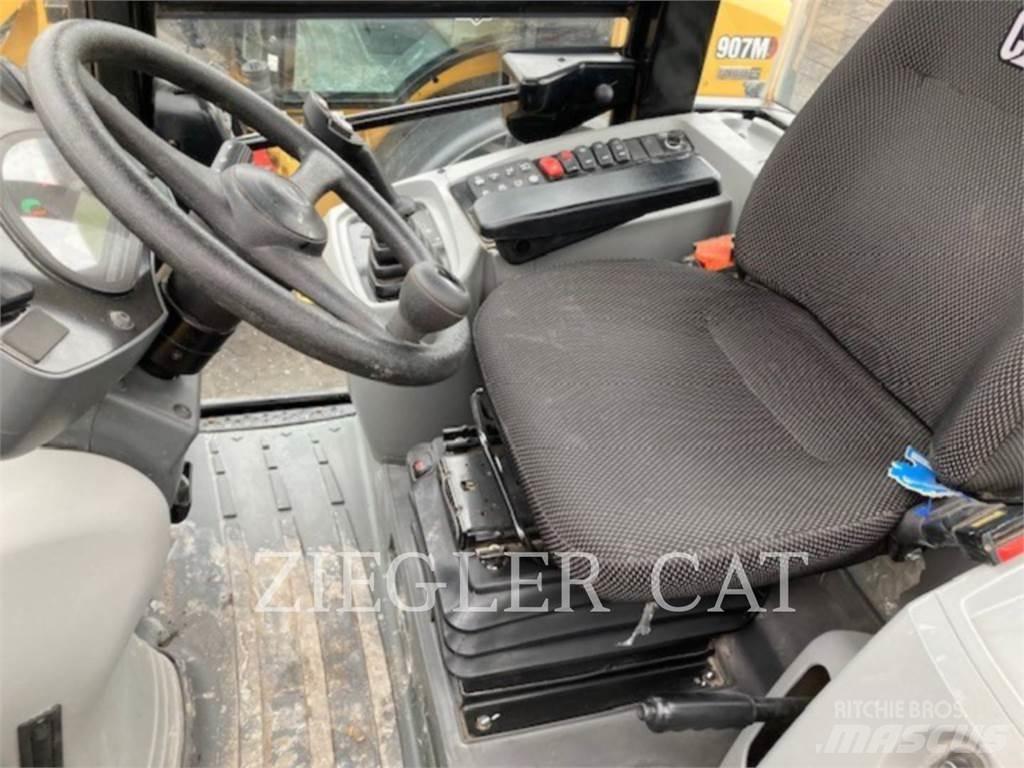 CAT 907M Колесни товарачи
