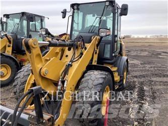 CAT 907M Колесни товарачи