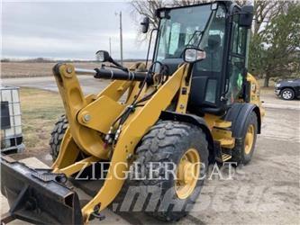 CAT 907M Колесни товарачи