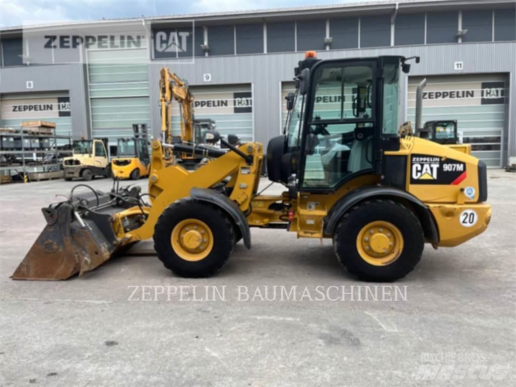 CAT 907M Колесни товарачи