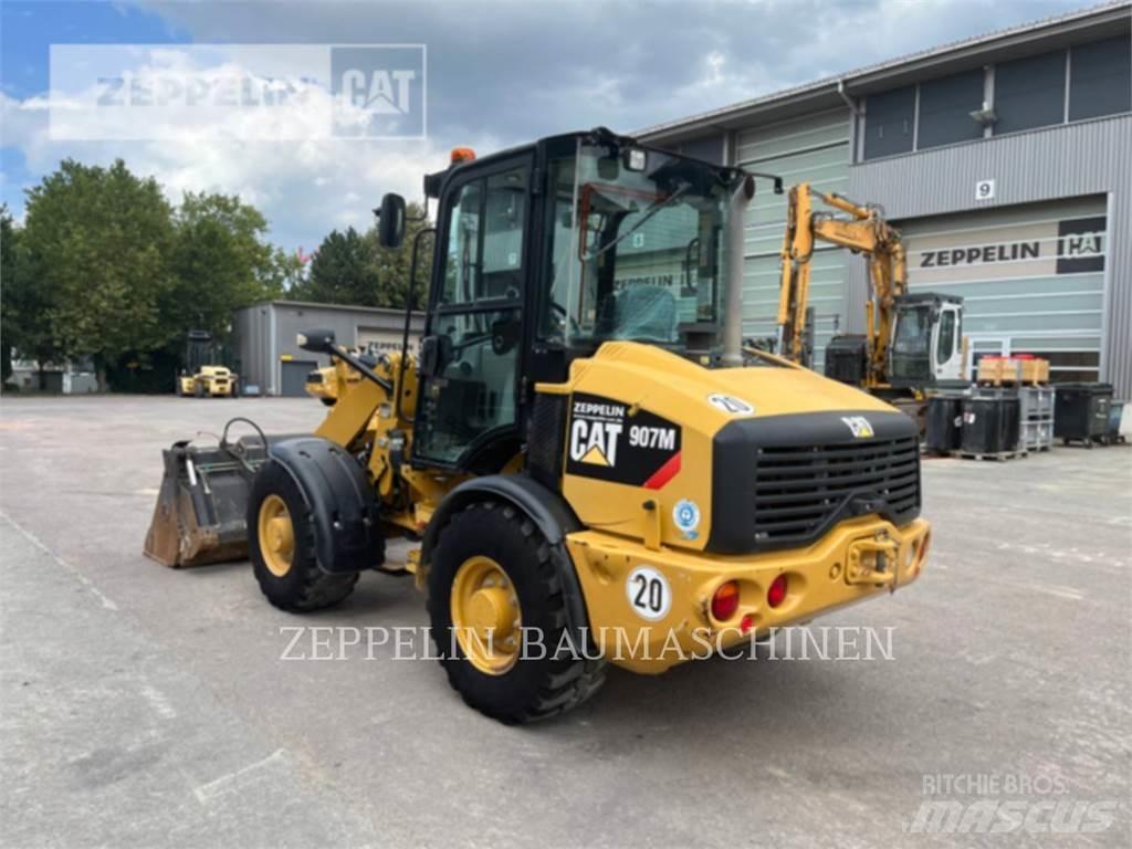CAT 907M Колесни товарачи
