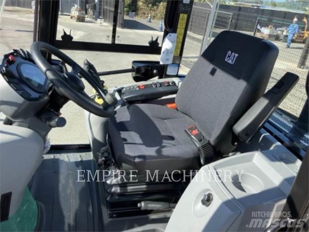 CAT 907M Колесни товарачи