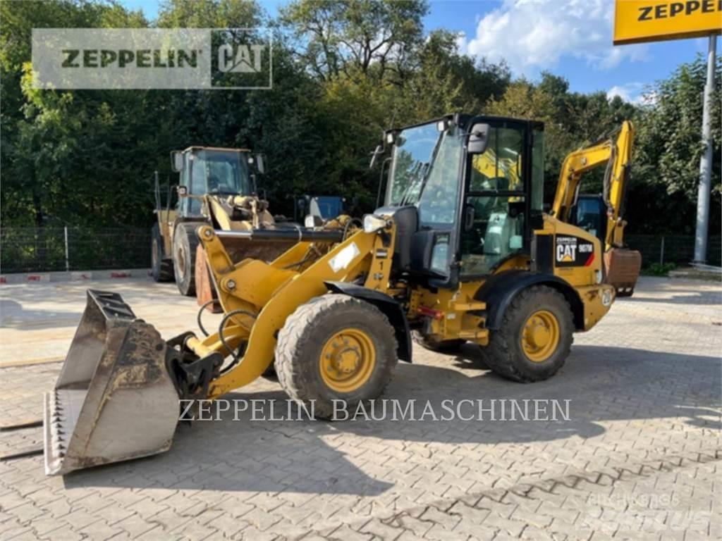 CAT 907M Колесни товарачи