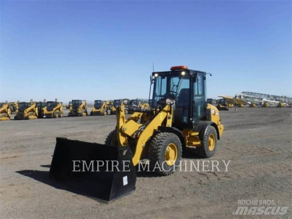 CAT 907M Колесни товарачи