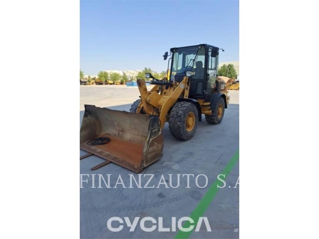 CAT 907M Колесни товарачи