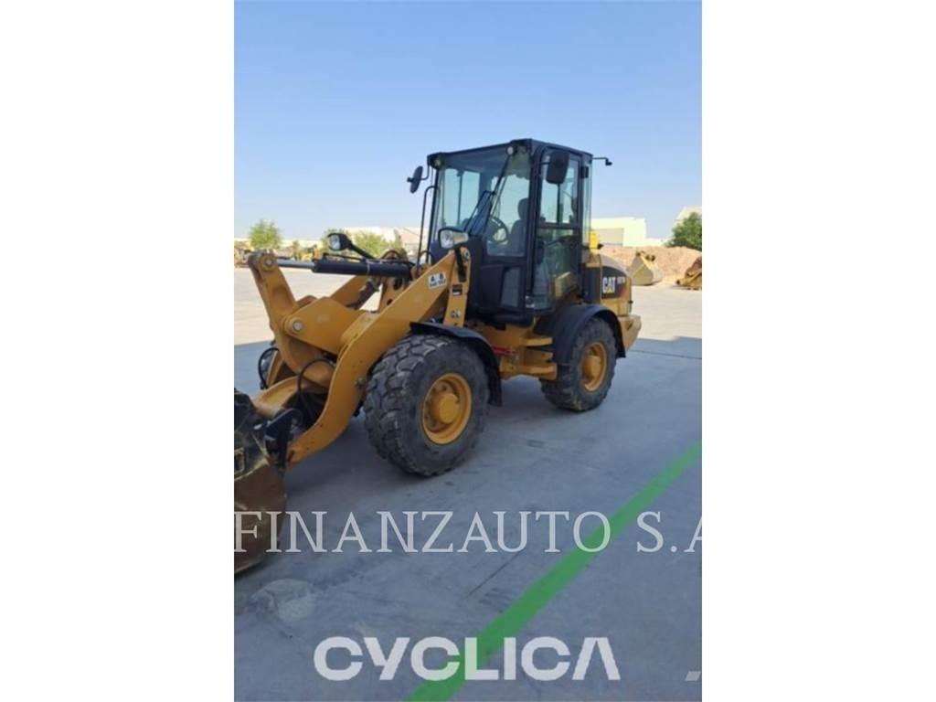 CAT 907M Колесни товарачи