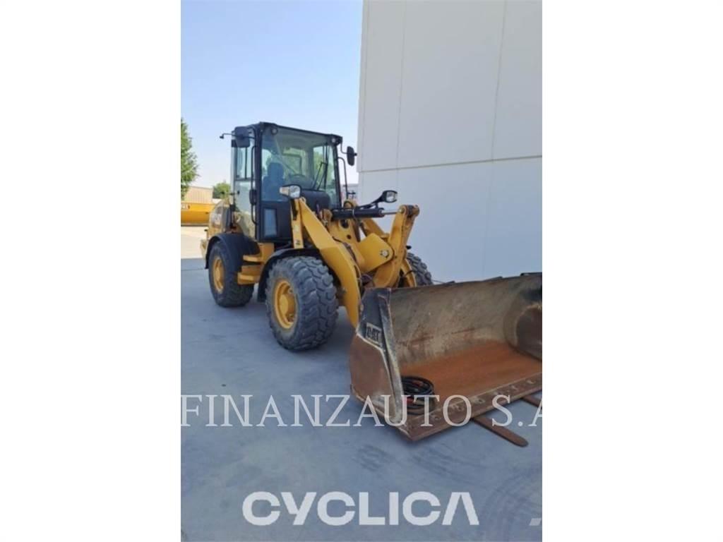 CAT 907M Колесни товарачи
