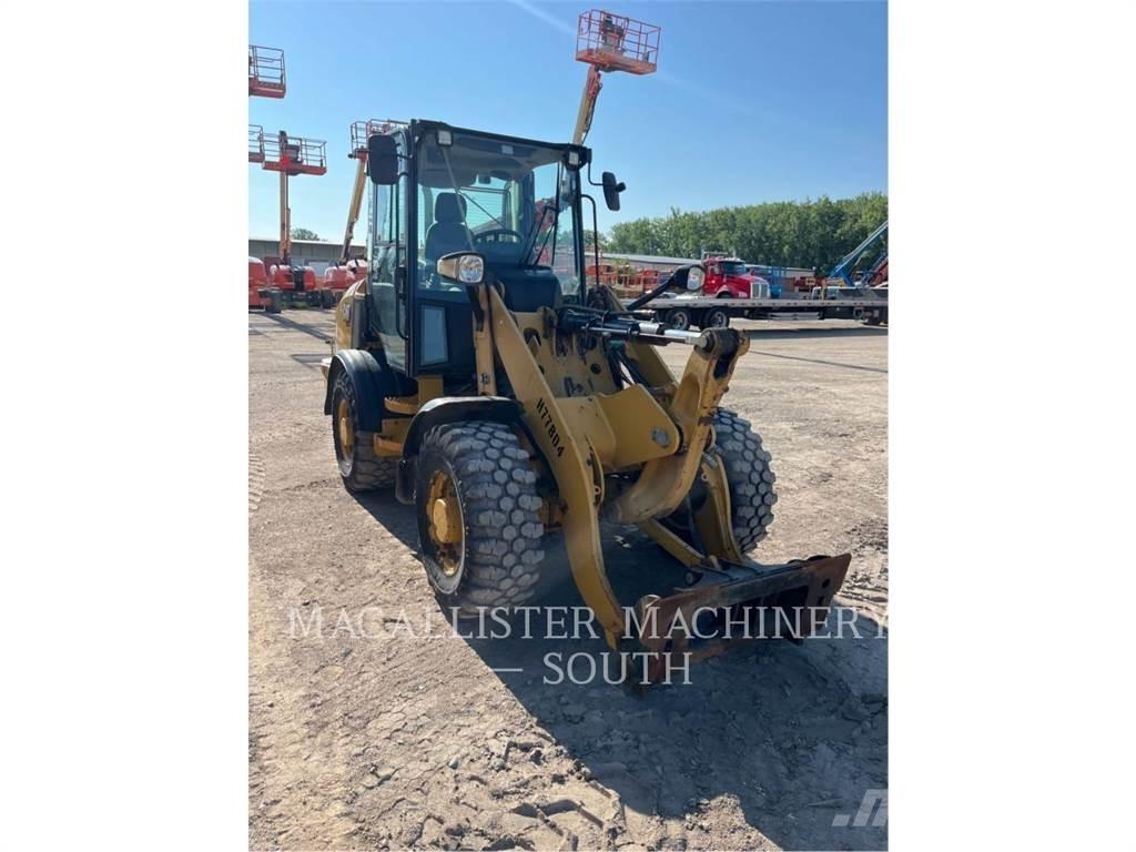 CAT 907M Колесни товарачи