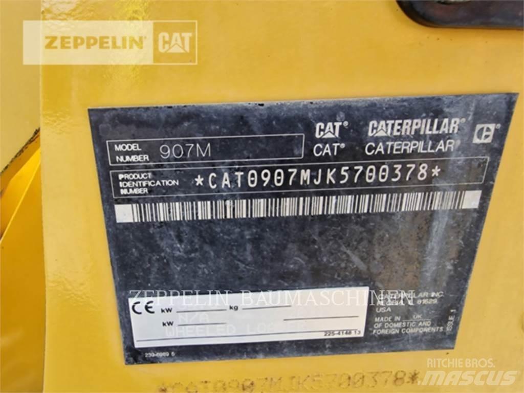 CAT 907M Колесни товарачи