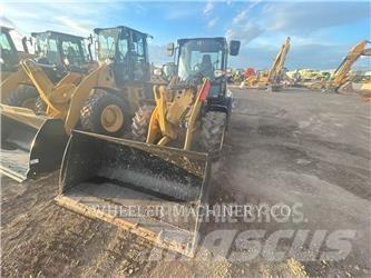 CAT 908 Колесни товарачи