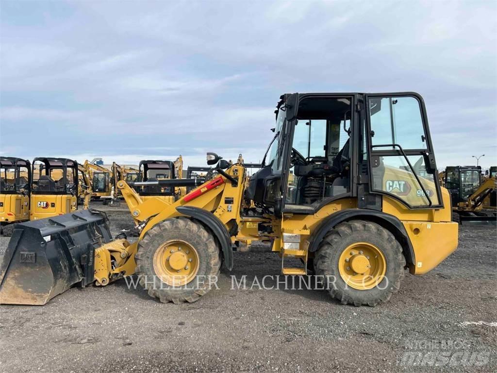 CAT 908 Колесни товарачи