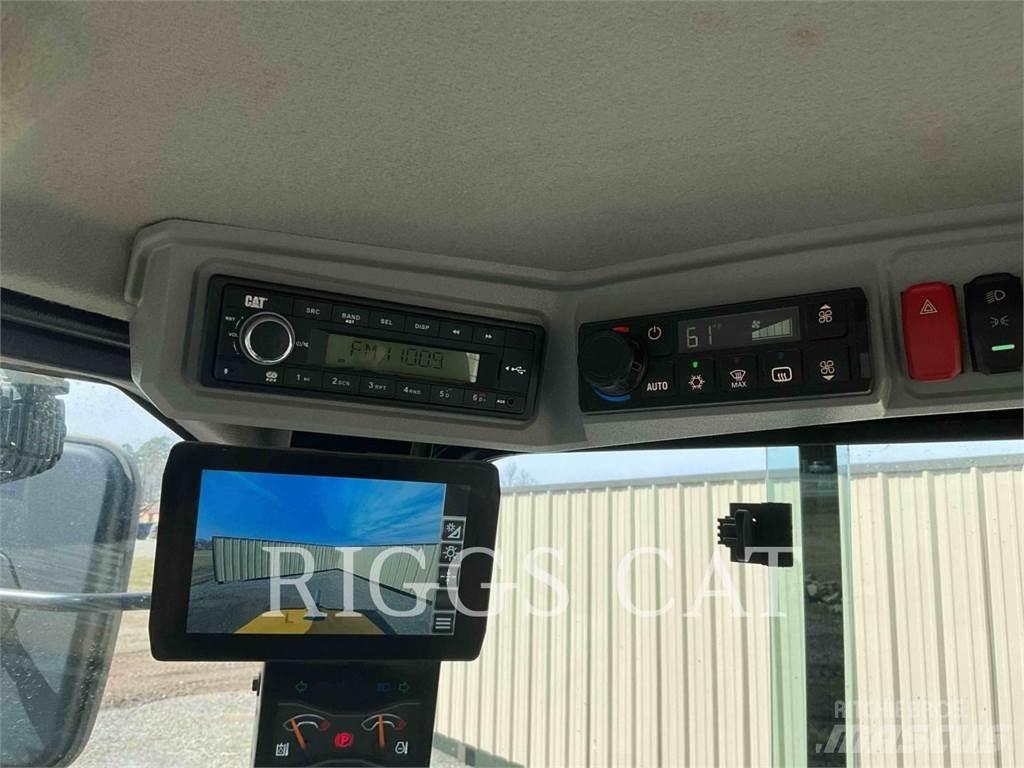 CAT 908 Колесни товарачи