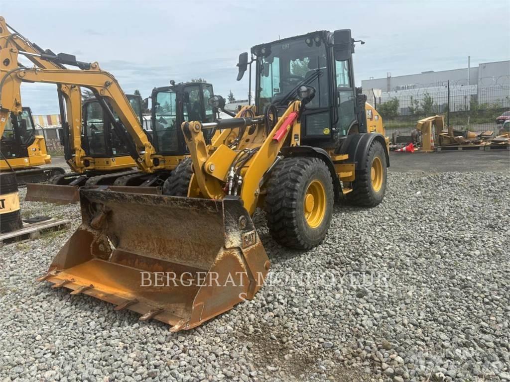 CAT 908 Колесни товарачи