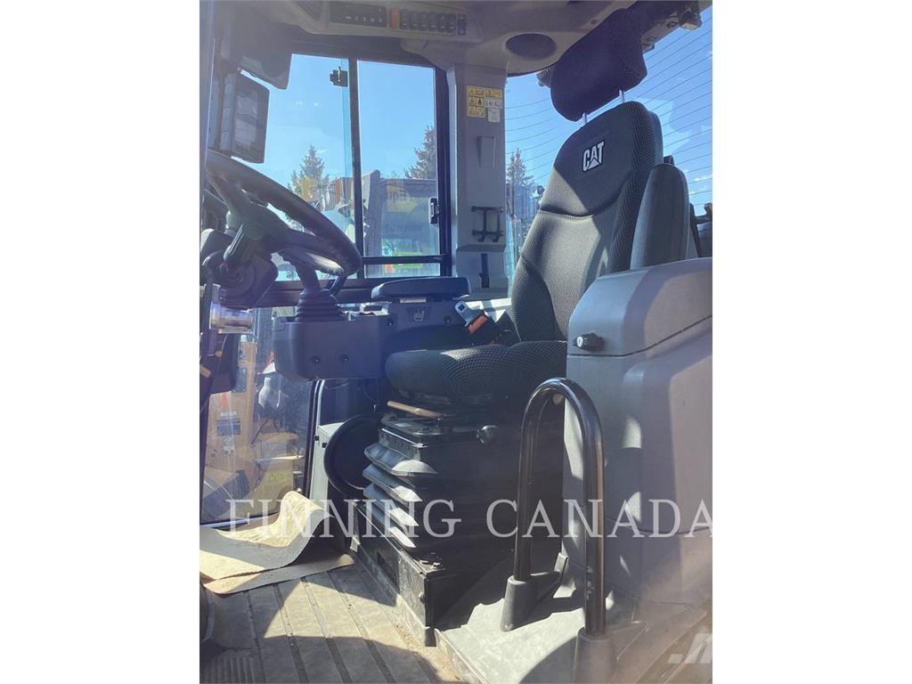 CAT 908 Колесни товарачи