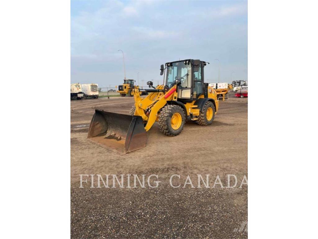 CAT 908 Колесни товарачи