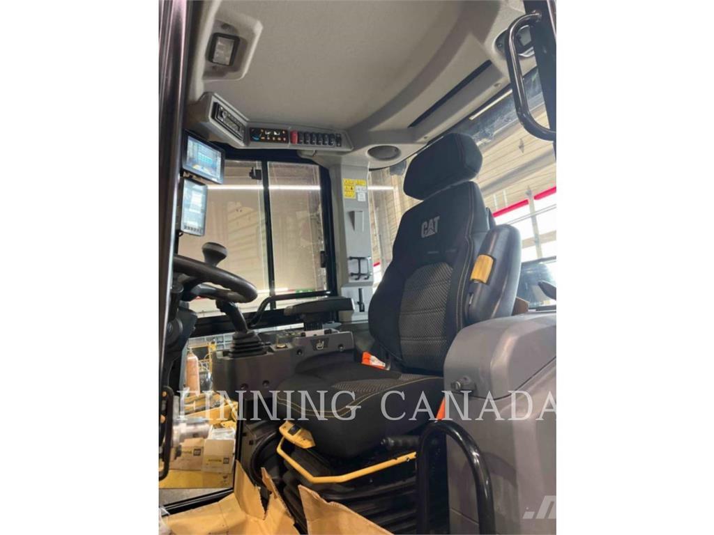 CAT 908 Колесни товарачи