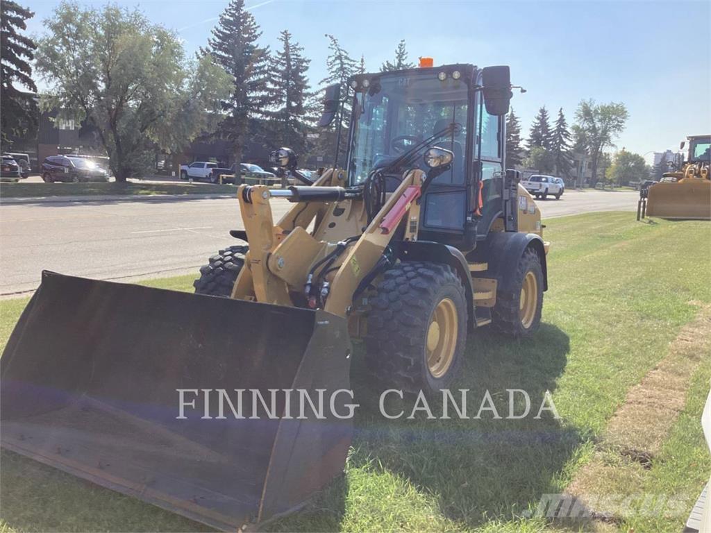 CAT 908 Колесни товарачи