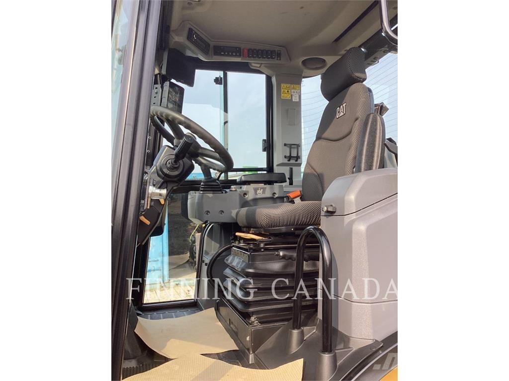 CAT 908 Колесни товарачи