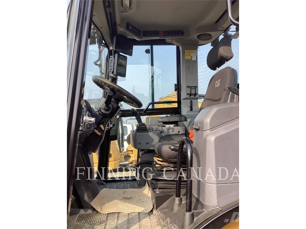 CAT 908 Колесни товарачи