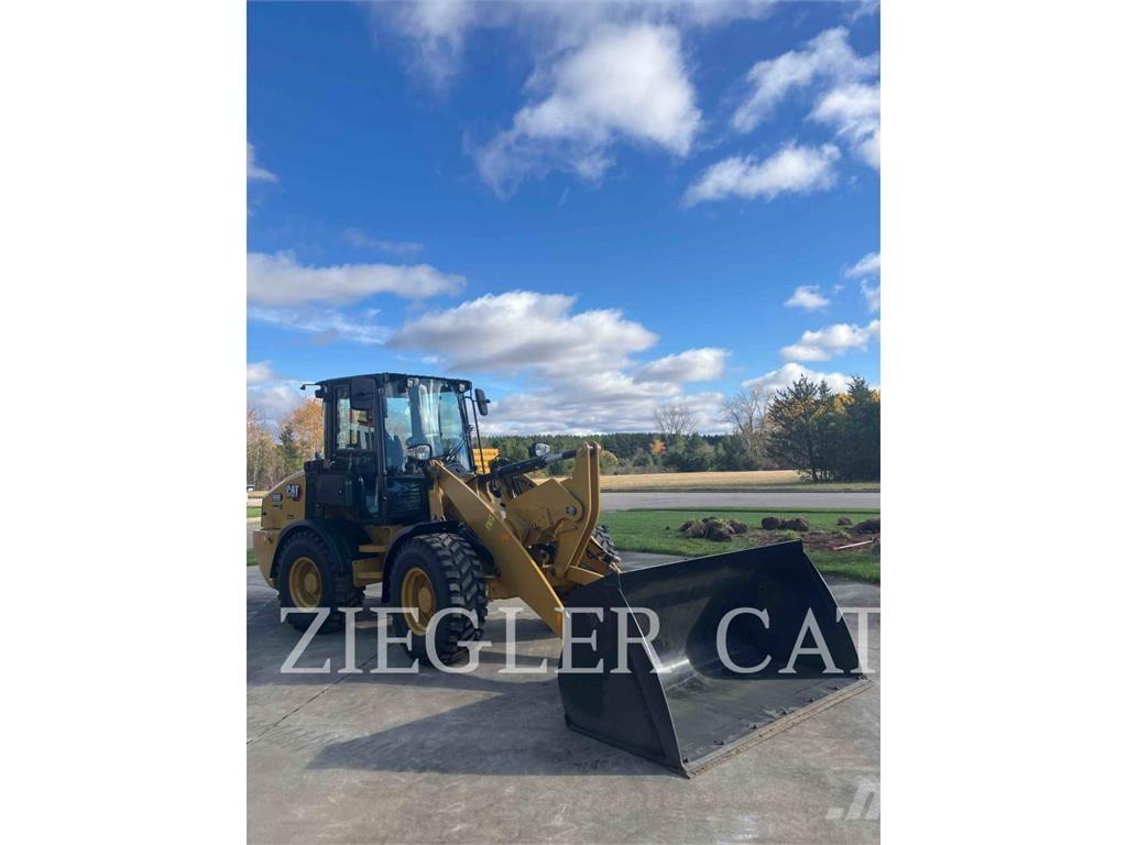 CAT 908 Колесни товарачи