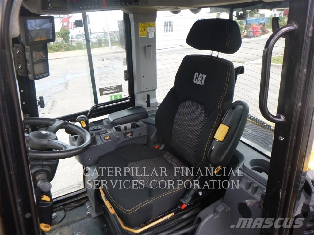 CAT 908-14 Колесни товарачи