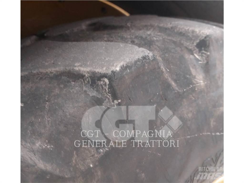 CAT 908 M Колесни товарачи