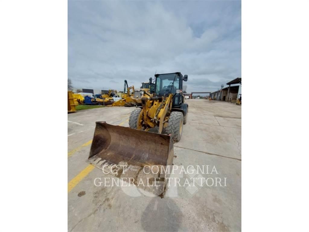 CAT 908 M Колесни товарачи
