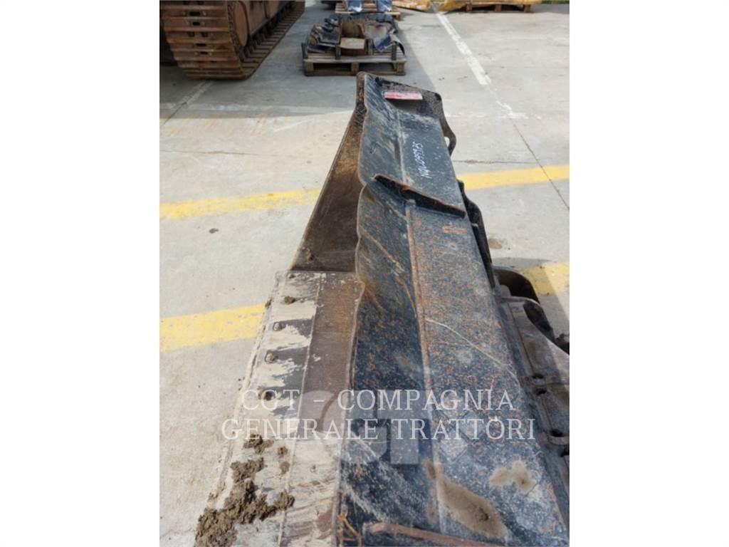 CAT 908 M Колесни товарачи