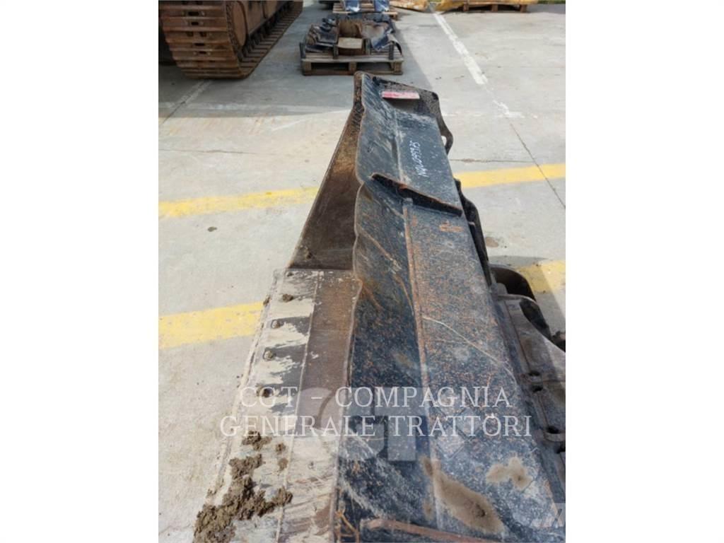 CAT 908 M Колесни товарачи