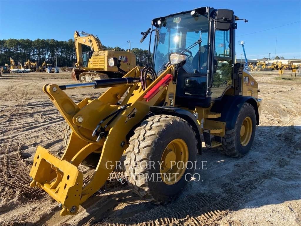 CAT 90814 Колесни товарачи