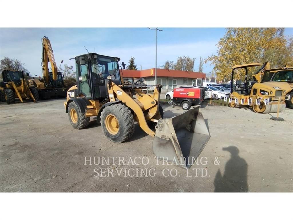 CAT 908H Колесни товарачи