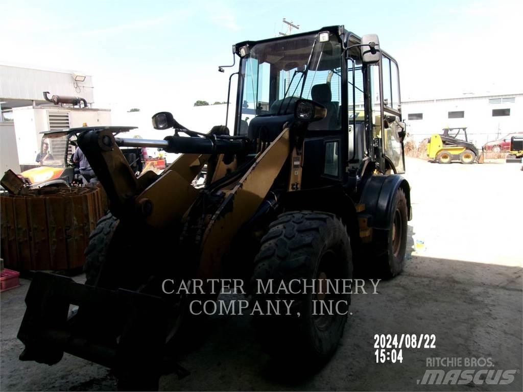 CAT 908H2 Колесни товарачи