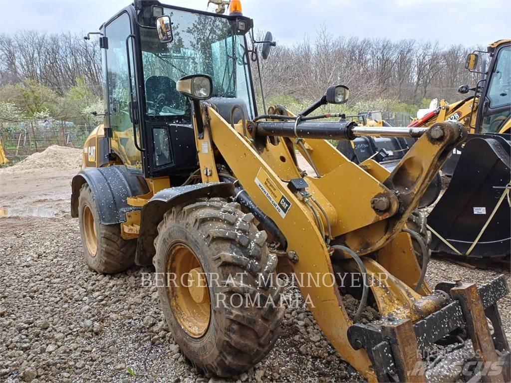CAT 908H2 Колесни товарачи