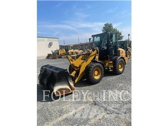 CAT 908M Колесни товарачи