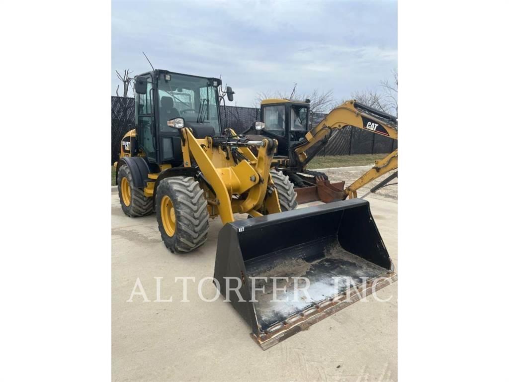 CAT 908M Мини товарачи