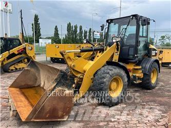 CAT 908M Колесни товарачи