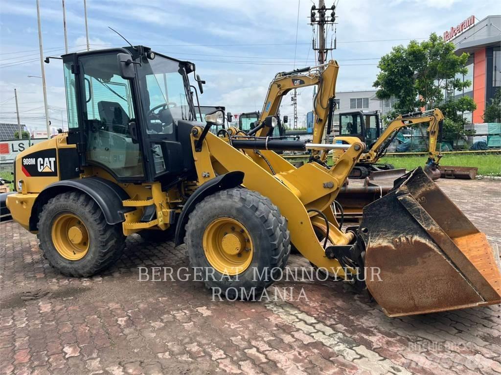 CAT 908M Колесни товарачи