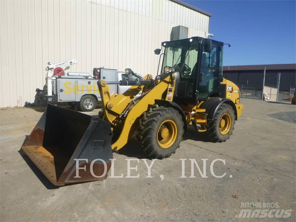 CAT 908M Колесни товарачи