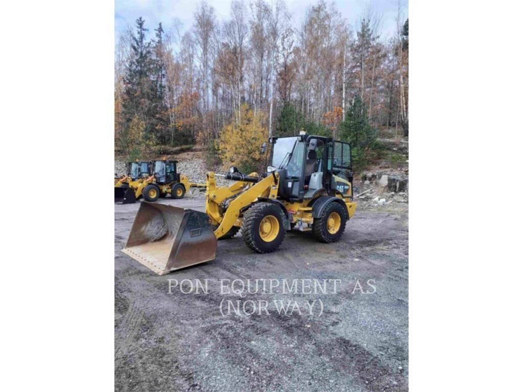 CAT 908M Колесни товарачи
