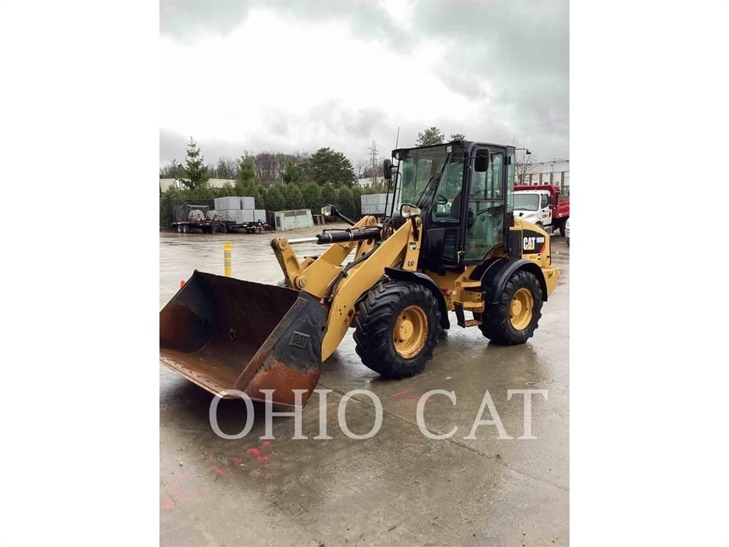 CAT 908M Мини товарачи
