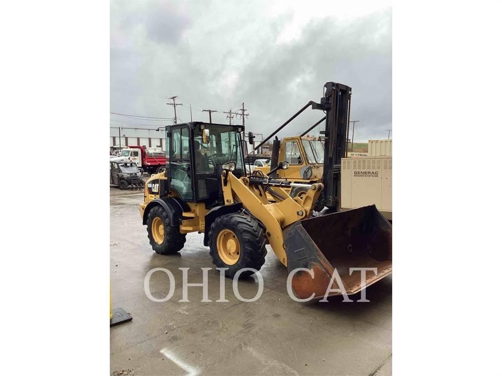 CAT 908M Мини товарачи